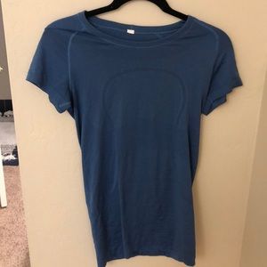 Lululemon tee